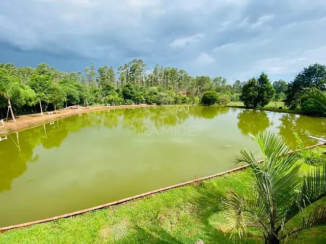 Chácara com 20000m² 6 quartos e 5 banheiros, à venda ou para alugar, no bairro Chácaras Poços de Caldas em Poços de Caldas