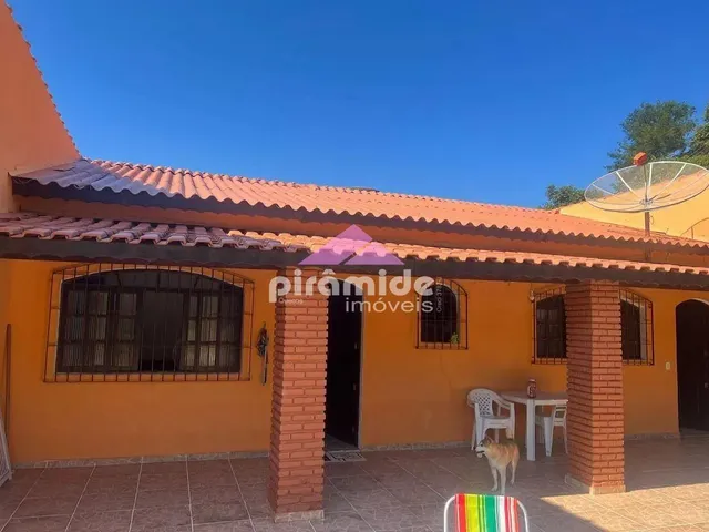 Chácara com 1300m² 3 quartos e 2 banheiros, à venda, no bairro Parque Alpina em Igaratá