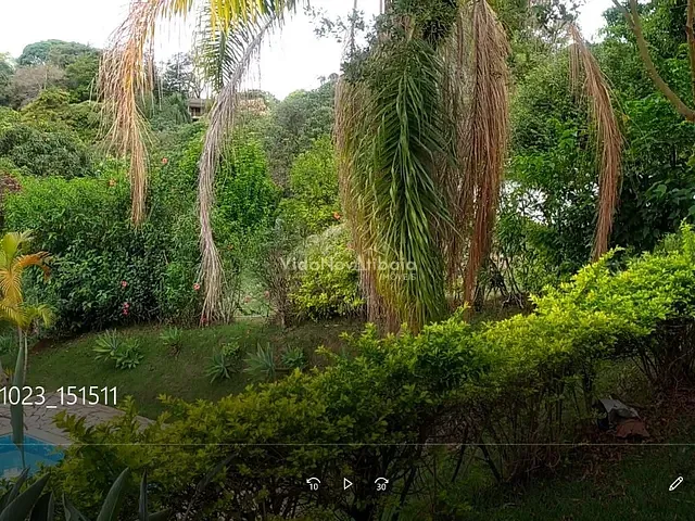 Chácara com 2150m² 3 quartos e 2 banheiros, à venda, no bairro Jardim Estância Brasil em Atibaia
