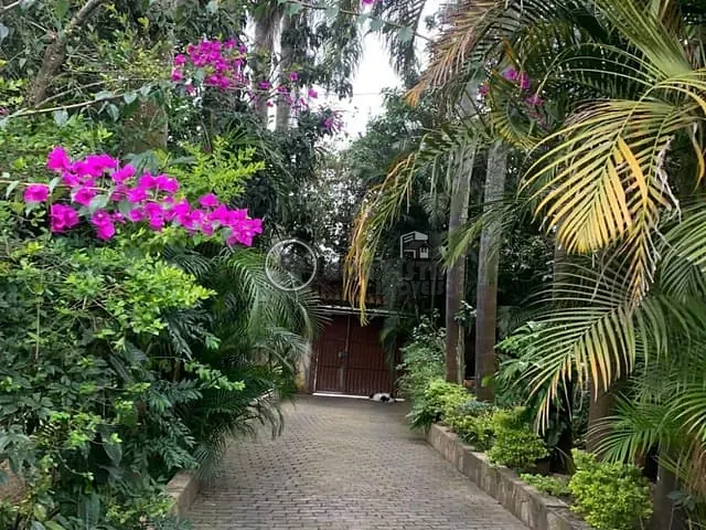 Chácara 5 quartos e 3 banheiros, à venda, no bairro Nove de Julho em Mogi das Cruzes