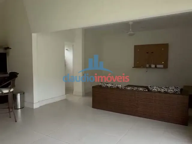 Chácara com 10000m² 5 quartos e 4 banheiros, à venda, no bairro Quatis em Quatis