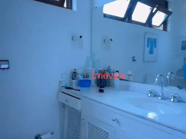 Chácara com 10000m² 5 quartos e 4 banheiros, à venda, no bairro Quatis em Quatis