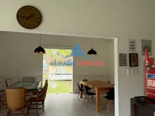 Chácara com 10000m² 5 quartos e 4 banheiros, à venda, no bairro Quatis em Quatis