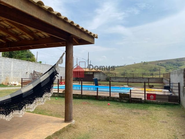Chácara com 1000m², à venda, no bairro Barreiro em Taubaté