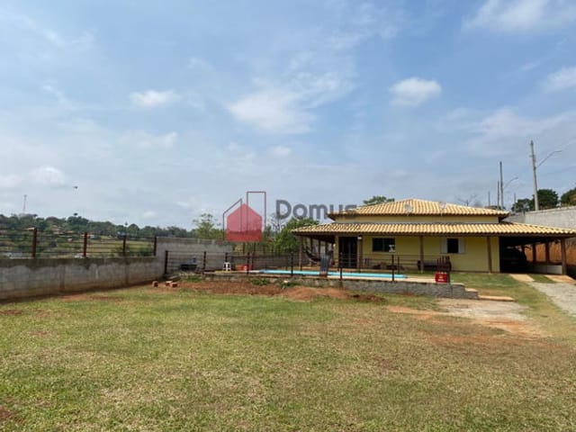 Chácara com 1000m², à venda, no bairro Barreiro em Taubaté