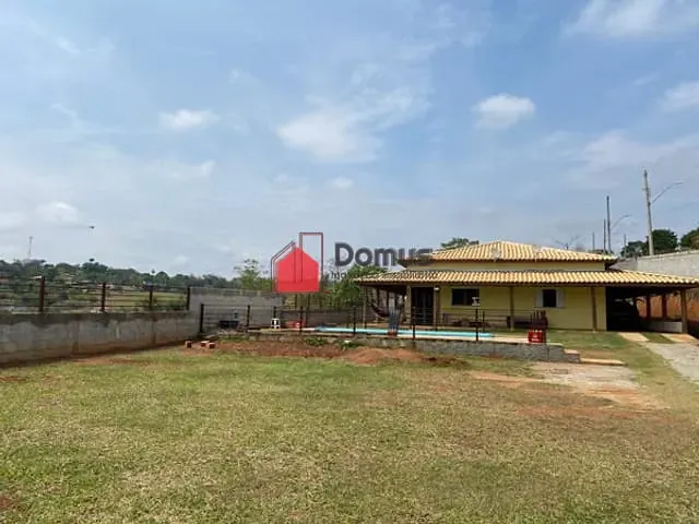 Chácara com 1000m², à venda, no bairro Barreiro em Taubaté