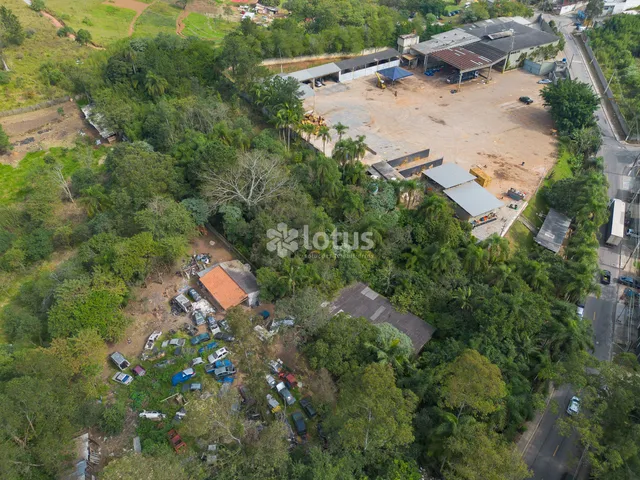 Chácara à venda, no bairro Chácara Maria Trindade em São Paulo