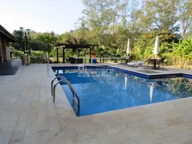 Chácara com 6000m² 4 quartos e 4 banheiros, à venda, no bairro Freguesia da Escada em Guararema