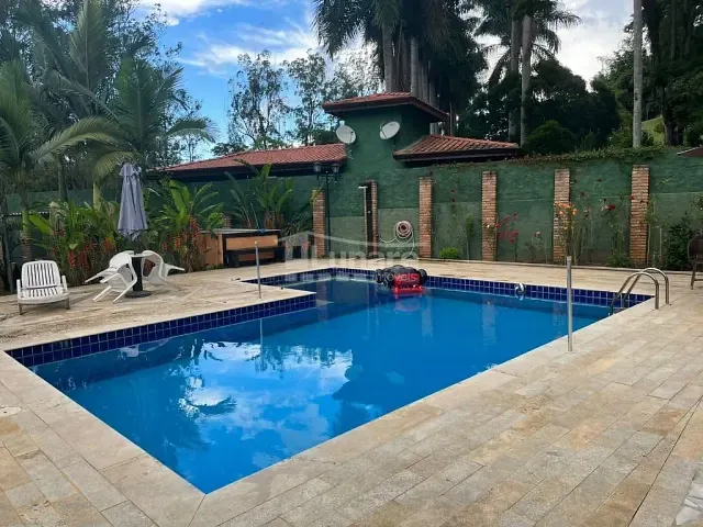 Chácara com 6000m² 4 quartos e 4 banheiros, à venda, no bairro Freguesia da Escada em Guararema