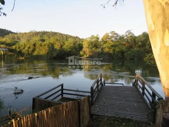 Chácara com 6000m² 4 quartos e 4 banheiros, à venda, no bairro Freguesia da Escada em Guararema