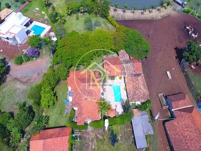 Chácara com 5000m² 3 quartos e 3 banheiros, à venda, no bairro Jardim Simus em Sorocaba