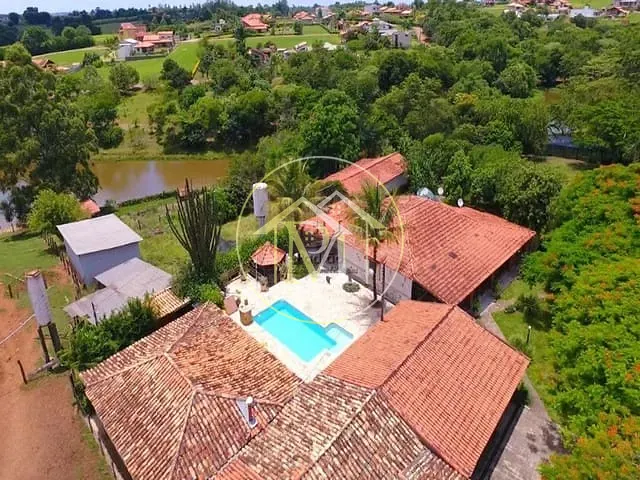 Chácara com 5000m² 3 quartos e 3 banheiros, à venda, no bairro Jardim Simus em Sorocaba