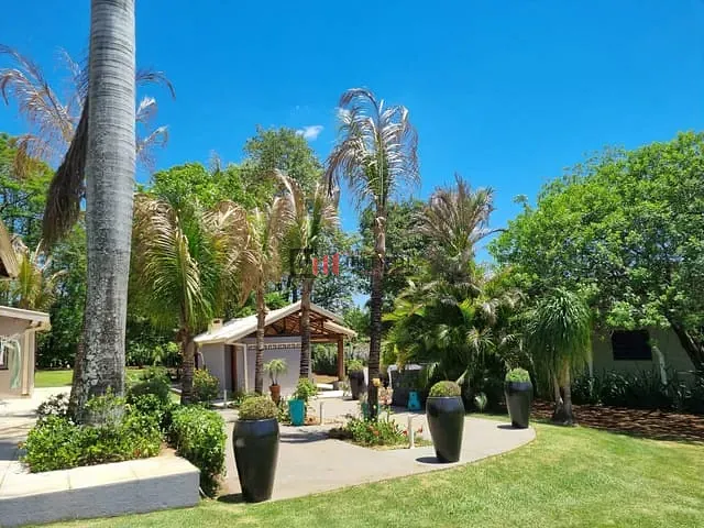Chácara com 3040m² 4 quartos e 4 banheiros, à venda, no bairro Terras de Santana em Londrina