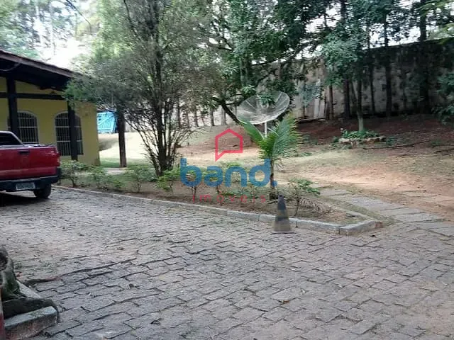 Chácara com 10000m² 2 quartos e 2 banheiros, à venda, no bairro Dois Córregos em Valinhos