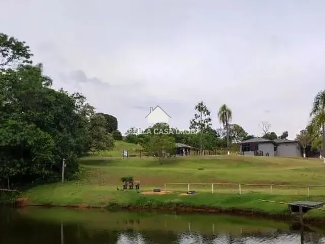 Chácara com 800m² 3 quartos e 3 banheiros, à venda, no bairro Village Araçoiaba em Araçoiaba da Serra