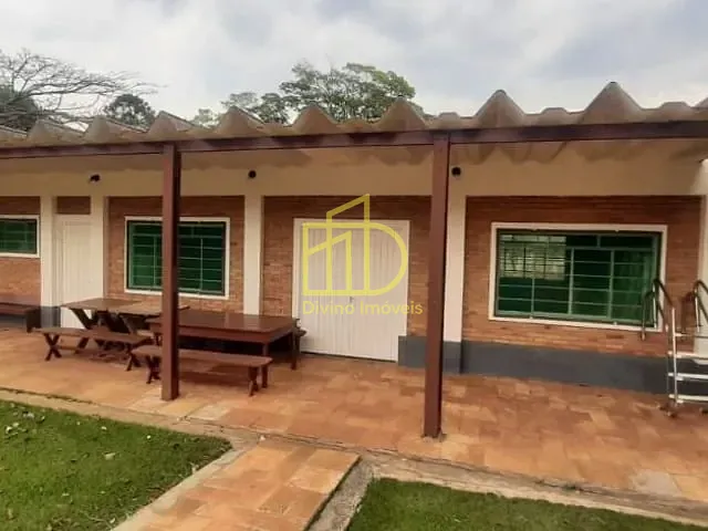 Chácara com 14000m² 4 quartos e 2 banheiros, à venda, no bairro Centro em Araçoiaba da Serra