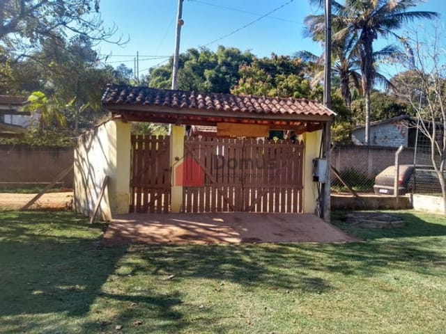 Chácara com 3000m², à venda, no bairro Goiabal em Pindamonhangaba