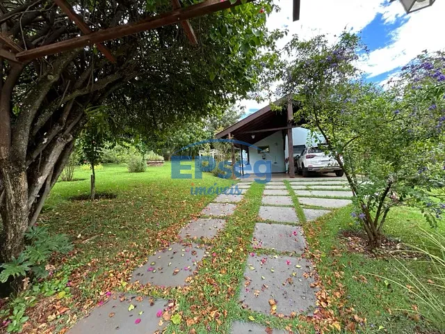 Chácara com 2482m² 4 quartos e 4 banheiros, à venda, no bairro Estância Cabral em Cambé