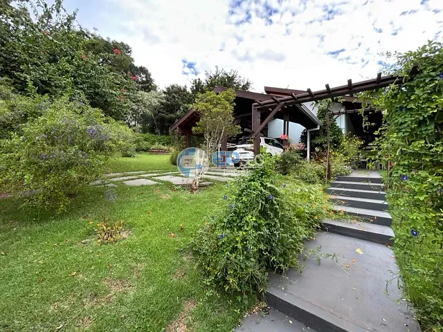 Chácara com 2482m² 4 quartos e 4 banheiros, à venda, no bairro Estância Cabral em Cambé