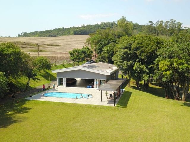 Foto do Chácara - Chácara à venda, Patrimônio Regina - Salão de festa com área gourmet - Piscina - Lago de pesca - Campo de futebol - 12 min do Catuai Shopping | Guepardo Imob