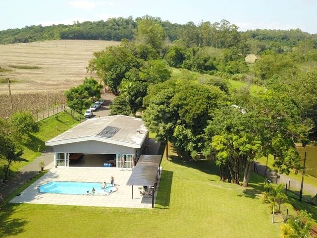 Foto do Chácara - Chácara à venda, Patrimônio Regina - Salão de festa com área gourmet - Piscina - Lago de pesca - Campo de futebol - 12 min do Catuai Shopping | Guepardo Imob