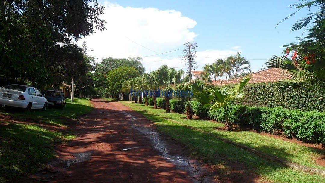 Chácara à venda com 3 quartos, 200m² - Foto 2