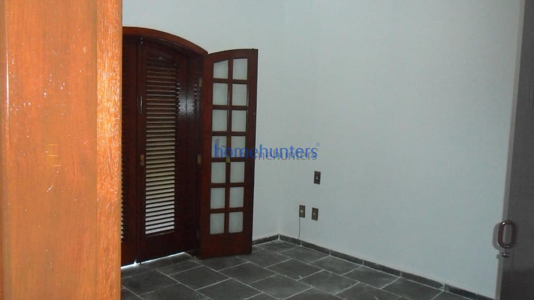 Chácara à venda com 3 quartos, 200m² - Foto 10
