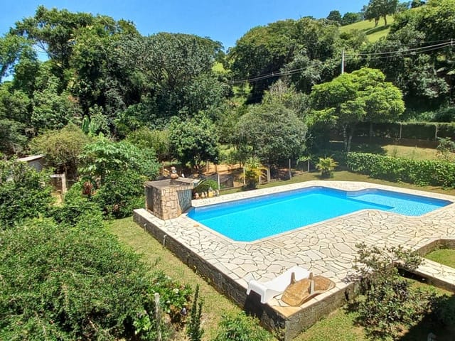 Chácara com 13221m² 7 quartos e 6 banheiros, à venda, no bairro Paciência em Camanducaia