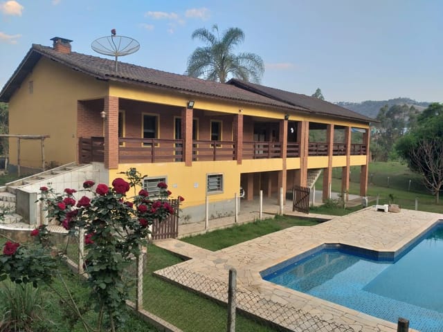 Chácara com 13221m² 7 quartos e 6 banheiros, à venda, no bairro Paciência em Camanducaia