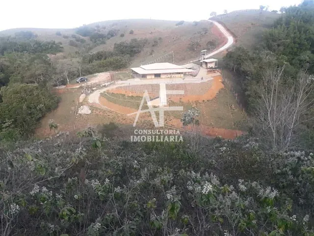 Chácara com 3000m² 3 quartos e 2 banheiros, à venda, no bairro Ribeirão Grande em Pindamonhangaba