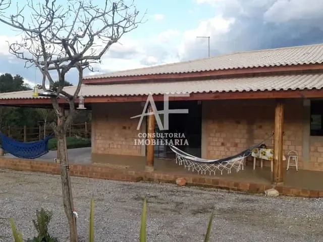 Chácara com 3000m² 3 quartos e 2 banheiros, à venda, no bairro Ribeirão Grande em Pindamonhangaba