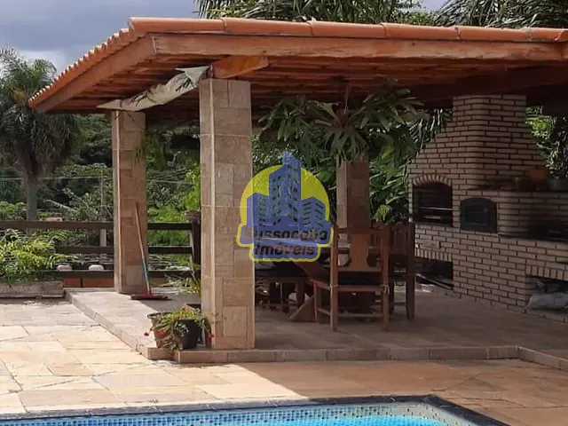 Chácara com 1500m² 3 quartos e 4 banheiros, à venda, no bairro Olhos D'Agua em Mairinque