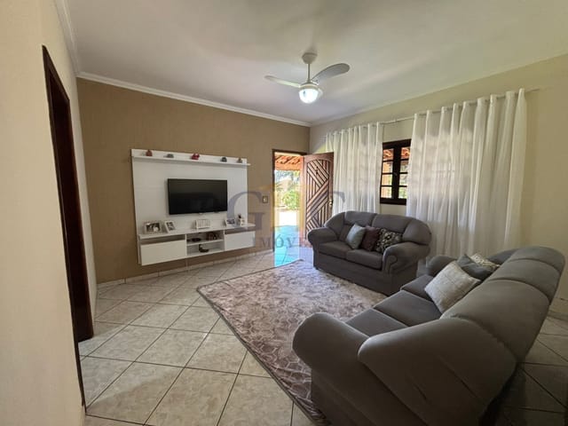 Chácara com 1500m² 4 quartos e 3 banheiros, à venda, no bairro BARRA em Salto de Pirapora