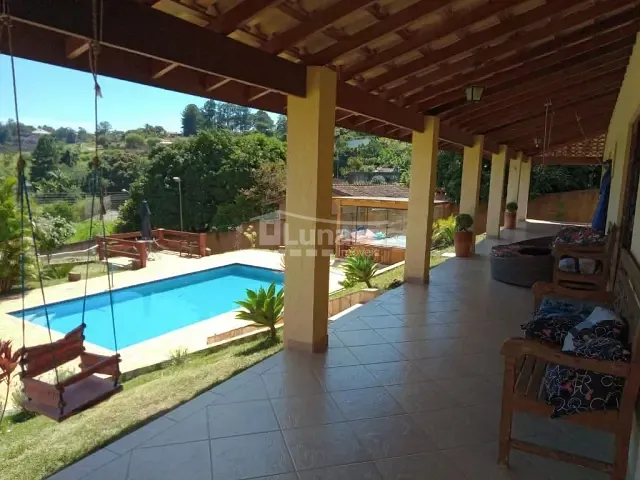 Chácara com 1500m² 5 quartos e 6 banheiros, à venda, no bairro Chacara Fernao Dias em Atibaia