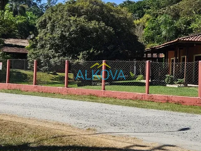 Chácara com 2315m² 3 quartos e 2 banheiros, à venda, no bairro Condomínio Lagoinha em Jacareí