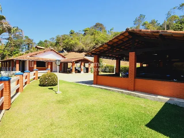 Chácara 3 quartos e 3 banheiros, à venda, no bairro Balança em Simão Pereira