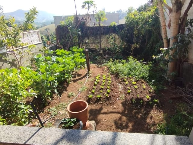Chácara com 1500m², à venda, no bairro Água Comprida em Água Comprida
