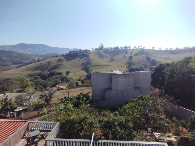Chácara com 1500m², à venda, no bairro Água Comprida em Água Comprida