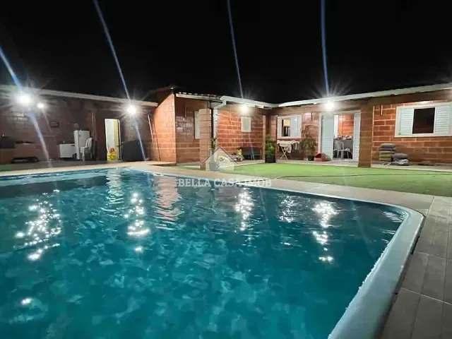 Chácara com 850m² 4 quartos e 3 banheiros, à venda, no bairro Capanema em Araçoiaba da Serra