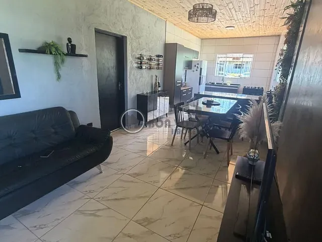 Chácara 4 quartos e 2 banheiros, à venda, no bairro Barroso em Mogi das Cruzes