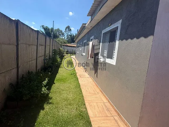 Chácara 4 quartos e 2 banheiros, à venda, no bairro Barroso em Mogi das Cruzes