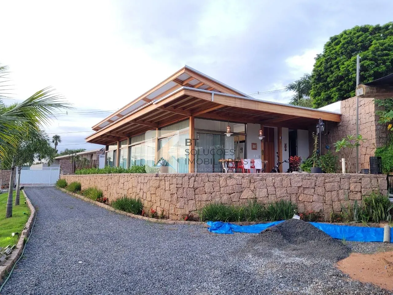 Chácara, 3 quartos, 2500 m² - Foto 1