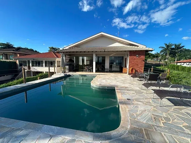 Chácara com 1900m² 7 quartos e 8 banheiros, à venda, no bairro Condomínio Porto das Àguas em Porecatu