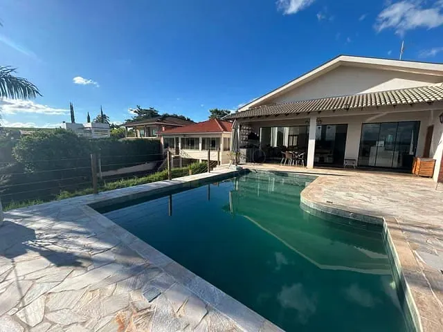 Chácara com 1900m² 7 quartos e 8 banheiros, à venda, no bairro Condomínio Porto das Àguas em Porecatu