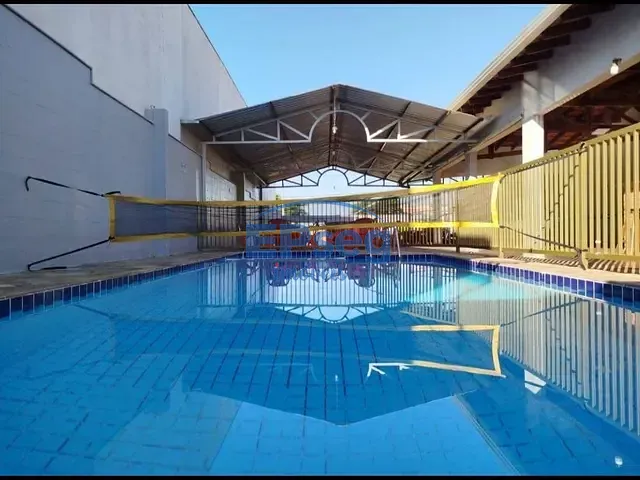 Chácara com 413m², para alugar, no bairro Califórnia em Londrina