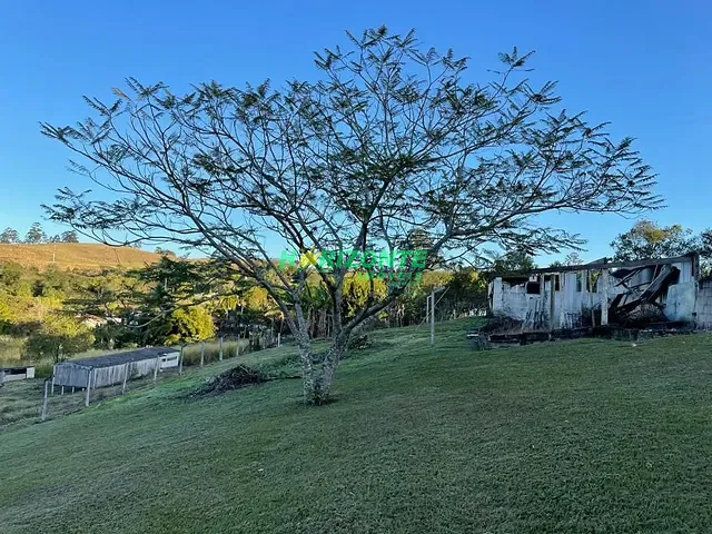 Chácara com 15000m² 4 quartos e 2 banheiros, à venda, no bairro Chácaras Rurais de Guararema em Jacareí