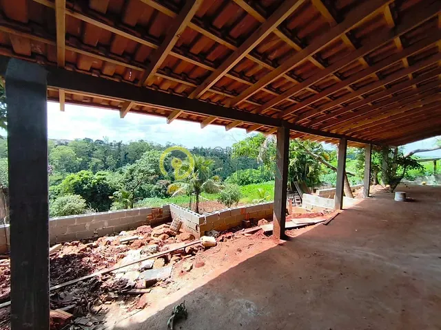 Chácara com 5000m² 4 quartos e 3 banheiros, à venda, no bairro Parque das Indústrias em Londrina