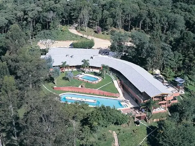 Chácara com 27168m² 10 quartos e 10 banheiros, à venda, no bairro Lamenha Grande em Almirante Tamandaré