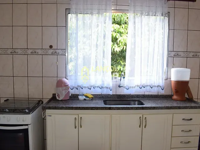 Chácara 3 quartos e 1 banheiro, à venda, no bairro Chácaras Clube Castanheiro em Várzea Paulista