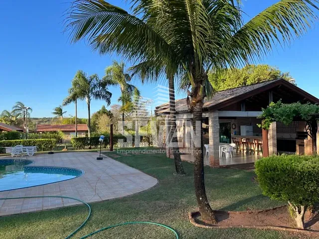 Chácara com 2500m² 3 quartos e 3 banheiros, à venda, no bairro Chácaras Nova California em Agudos